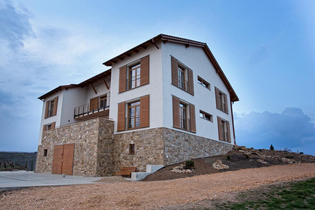 Vinarsky Penzion Strachotice Exterior foto